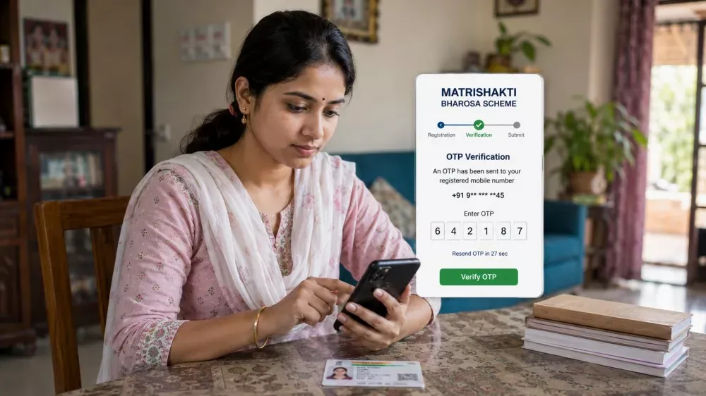 Woman verifying Aadhaar OTP during Matrishakti Bharosa Card application